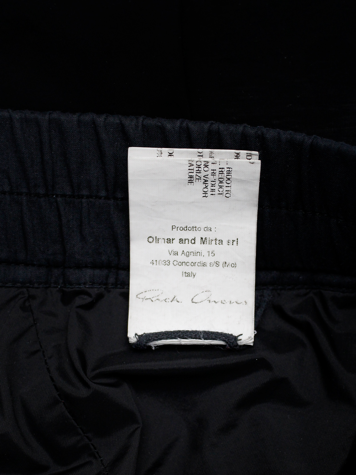 Rick Owens ISLAND black midi-length pillar skirt with back slit ...