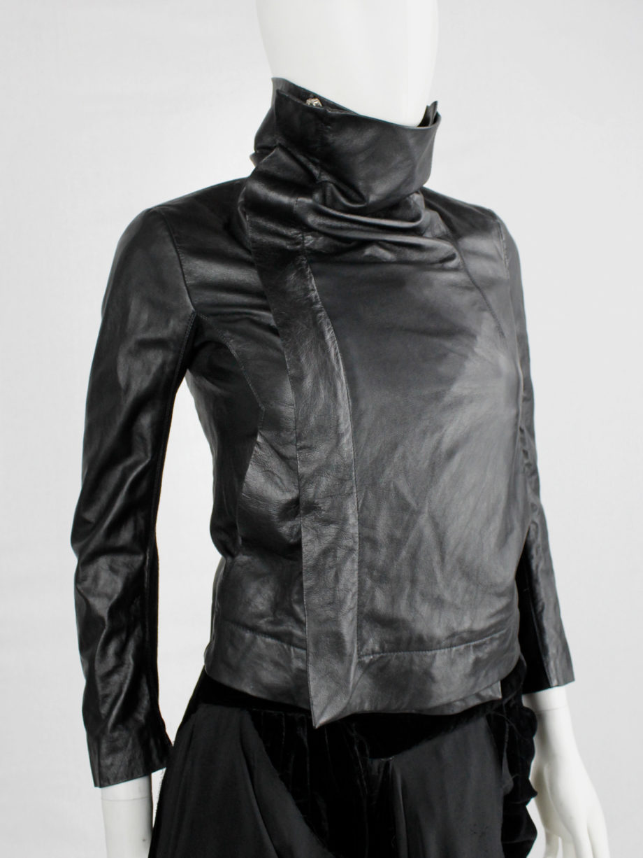 Rick Owens black leather classic biker jacket with standing neckline and cropped sleeve (13)