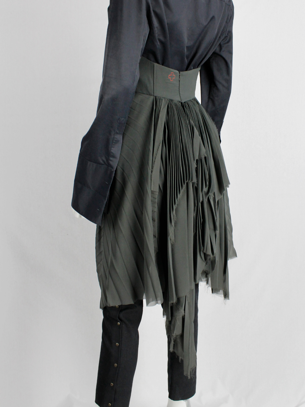 af Vandevorst forest green pleated bustier with layered pleated skirt fall 2011 (19)
