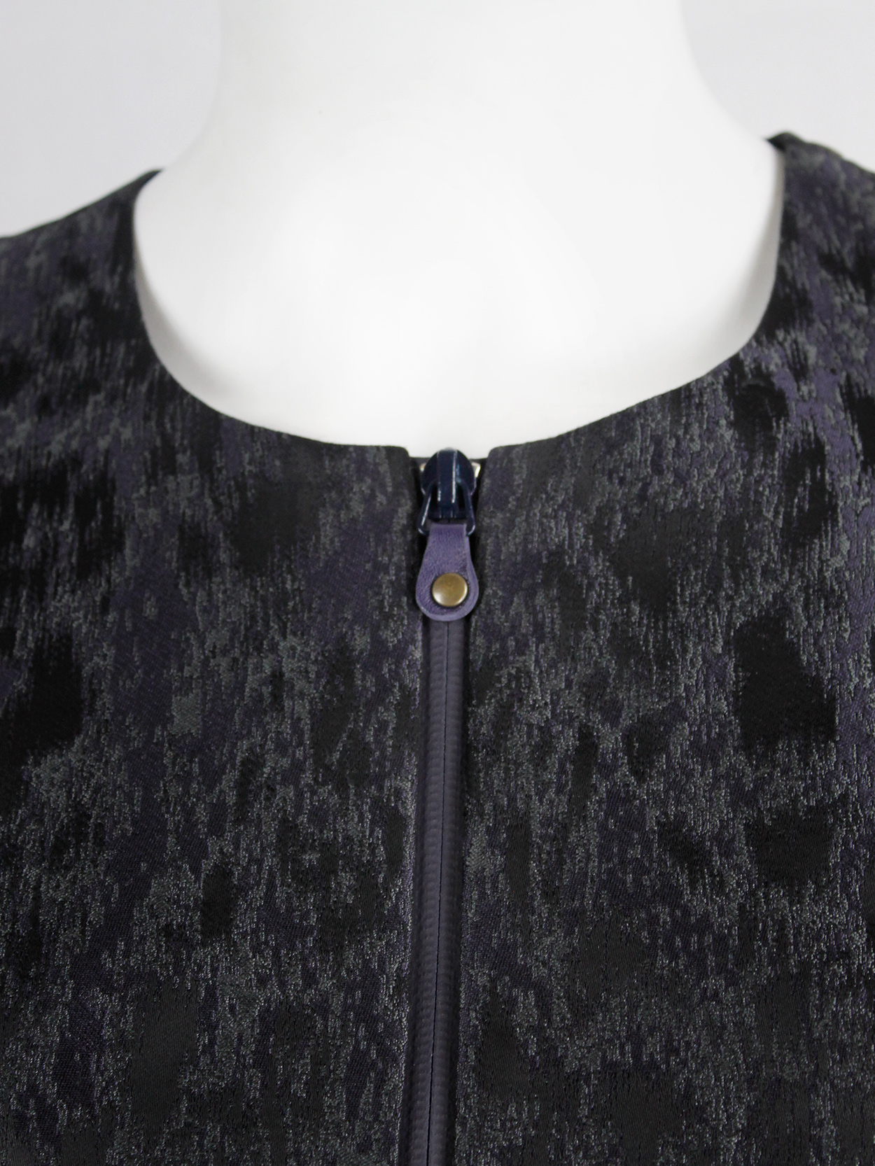 af Vandevorst purple brocade top and trousers with bronze studs runway spring 2014 (5)