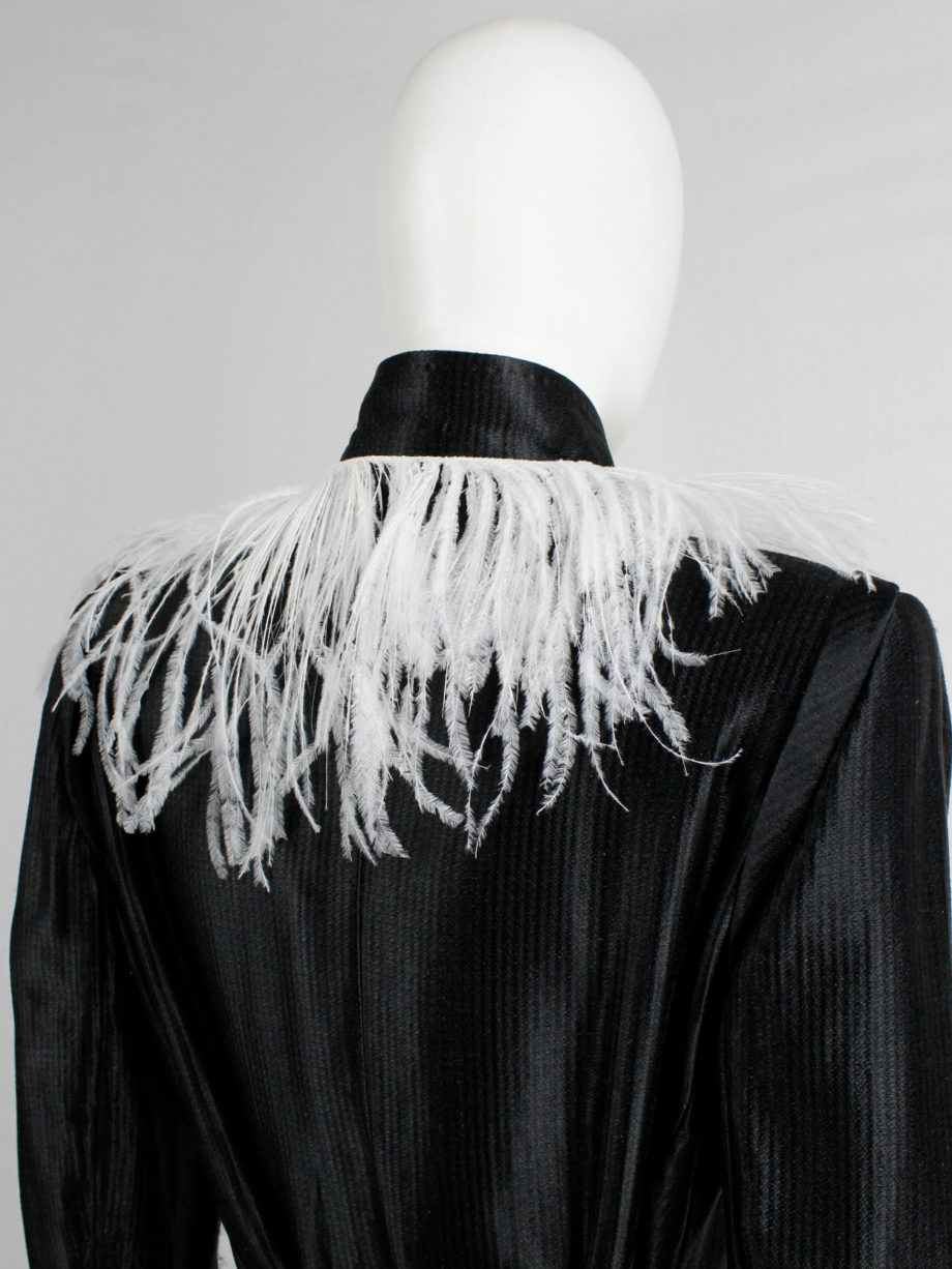 vintage Ann Demeulemeester white ostrich feather collar or necklace runway spring 2018 (15)