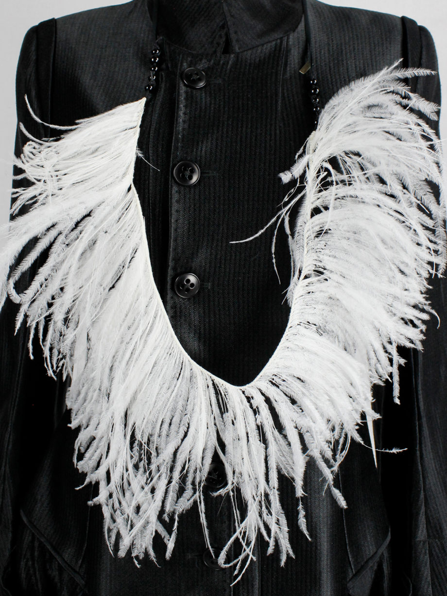vintage Ann Demeulemeester white ostrich feather collar or necklace runway spring 2018 (18)