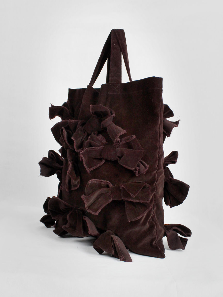 Comme des Garçons Comme burgundy velvet tote bag covered in bows (12)