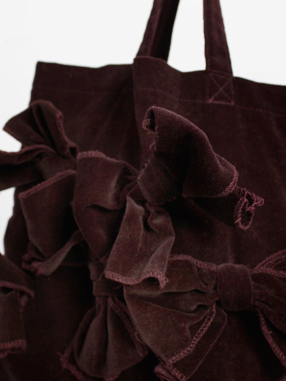 Comme des Garçons Comme burgundy velvet tote bag covered in bows (16)