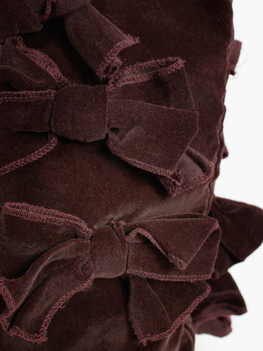 Comme des Garçons Comme burgundy velvet tote bag covered in bows (4)