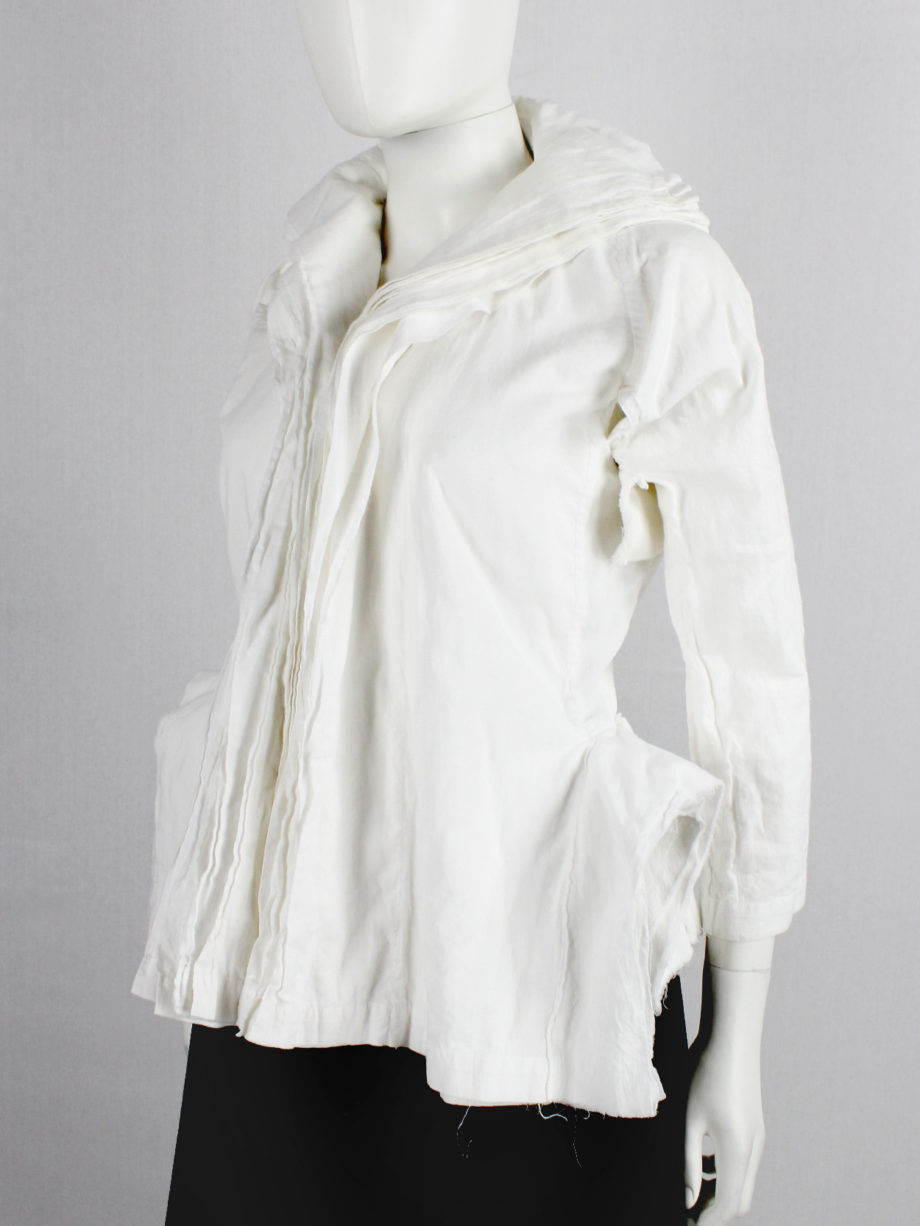 Junya Watanabe white blazer made of 8 blazers layered over each other spring 2005 (21)