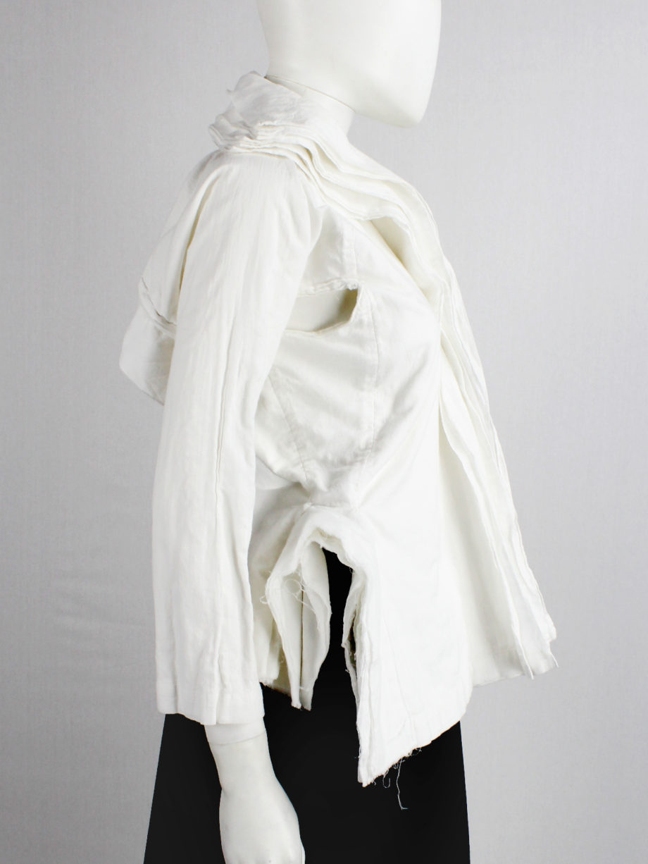 Junya Watanabe white blazer made of 8 blazers layered over each other spring 2005 (3)