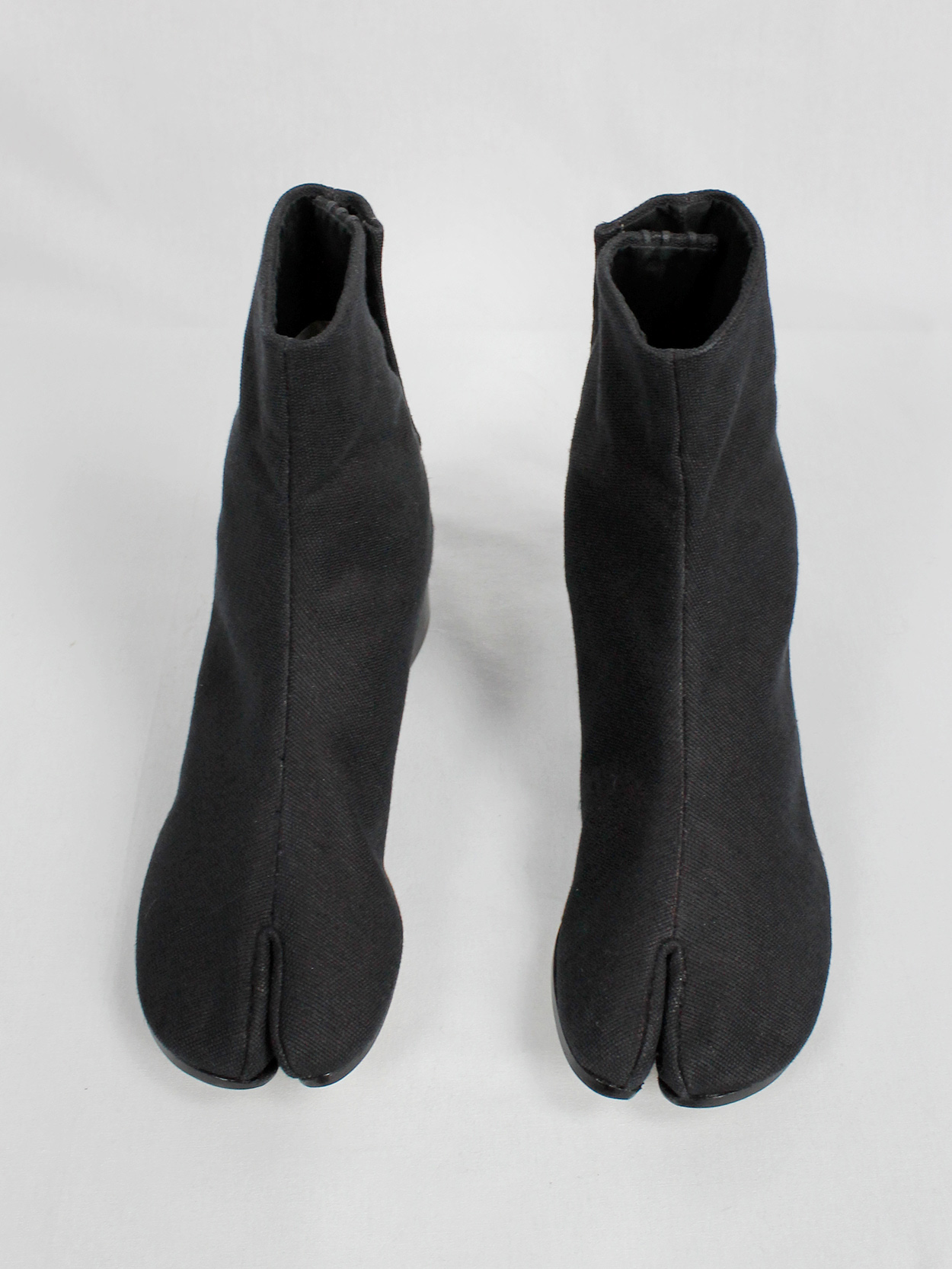 Maison Martin Margiela black tabi boots in woven fabric with low heel ...