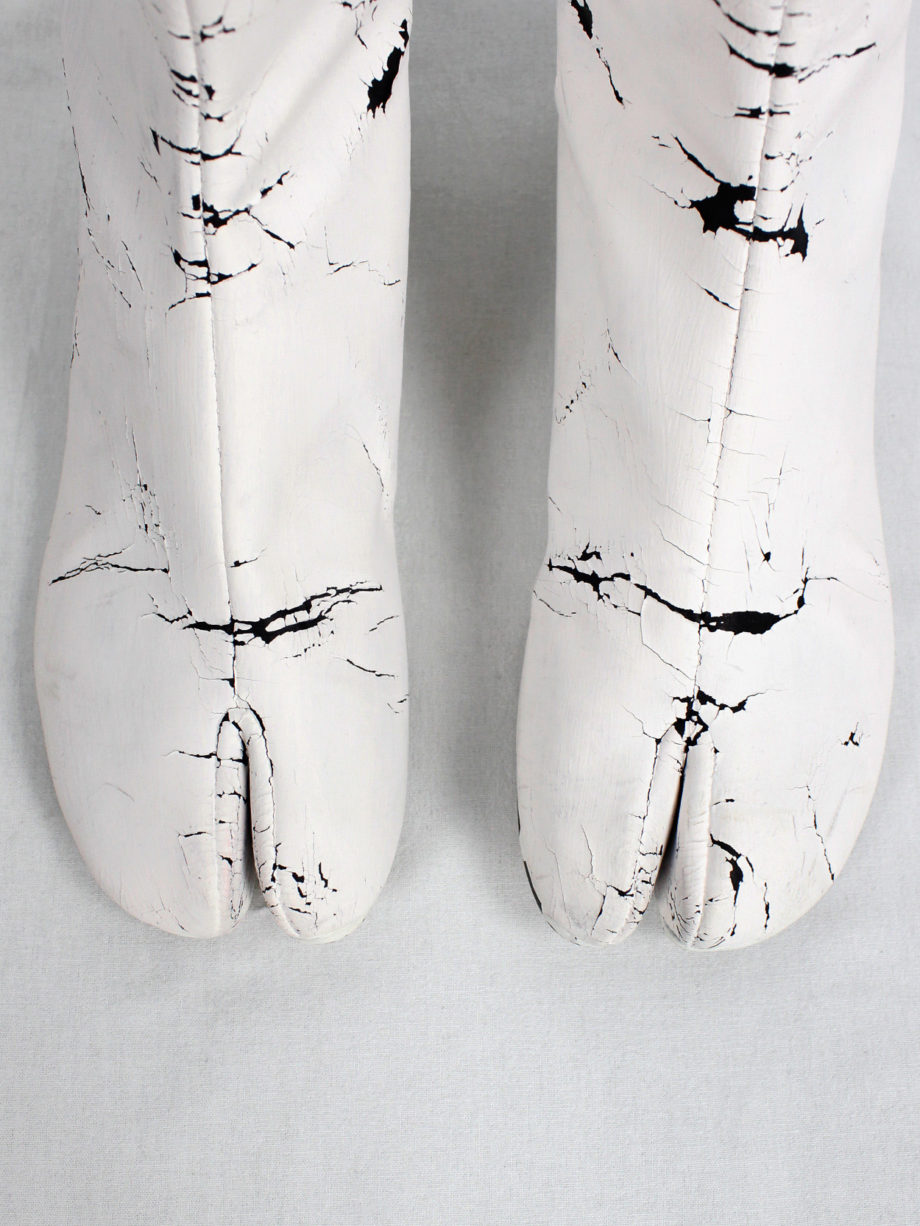 Maison Martin Margiela white painted tabi boots with low heel fall 1998 (10)