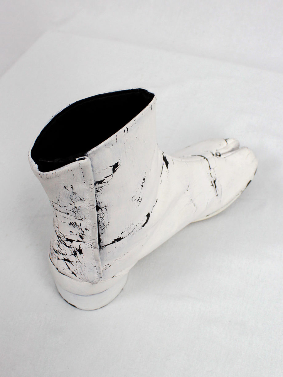 Maison Martin Margiela white painted tabi boots with low heel fall 1998 (18)