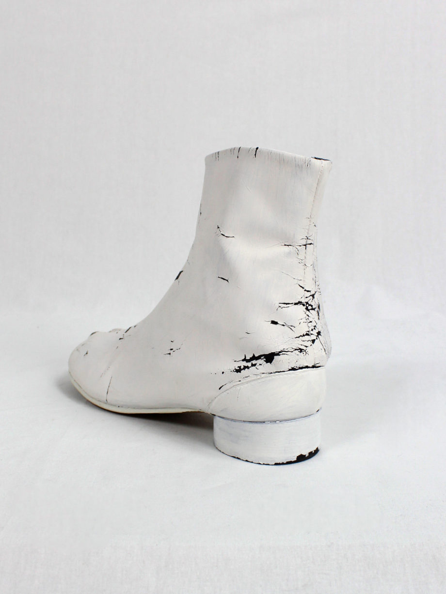 Maison Martin Margiela white painted tabi boots with low heel fall 1998 (6)
