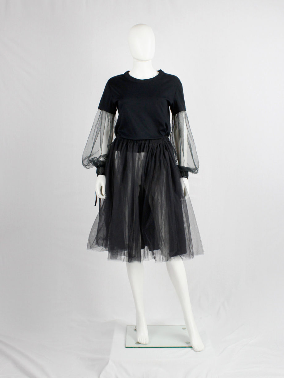 Noir Kei Ninomiya black t-shirt with inserted mesh bell sleeves with ribbons fall 2017 (2)
