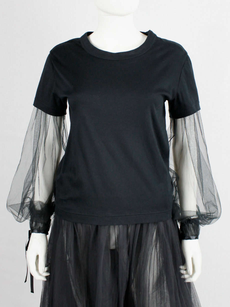 Noir Kei Ninomiya black t-shirt with inserted mesh bell sleeves with ribbons fall 2017 (8)