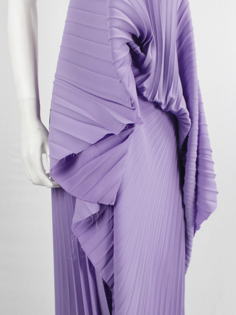 af Vandevorst purple draped backless dress with accordeon pleats spring 2008 (1)