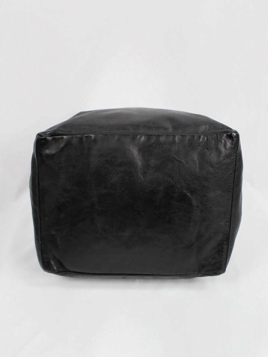 Ann Demeulemeester Blacnche black rectangular leather boston bag (12)