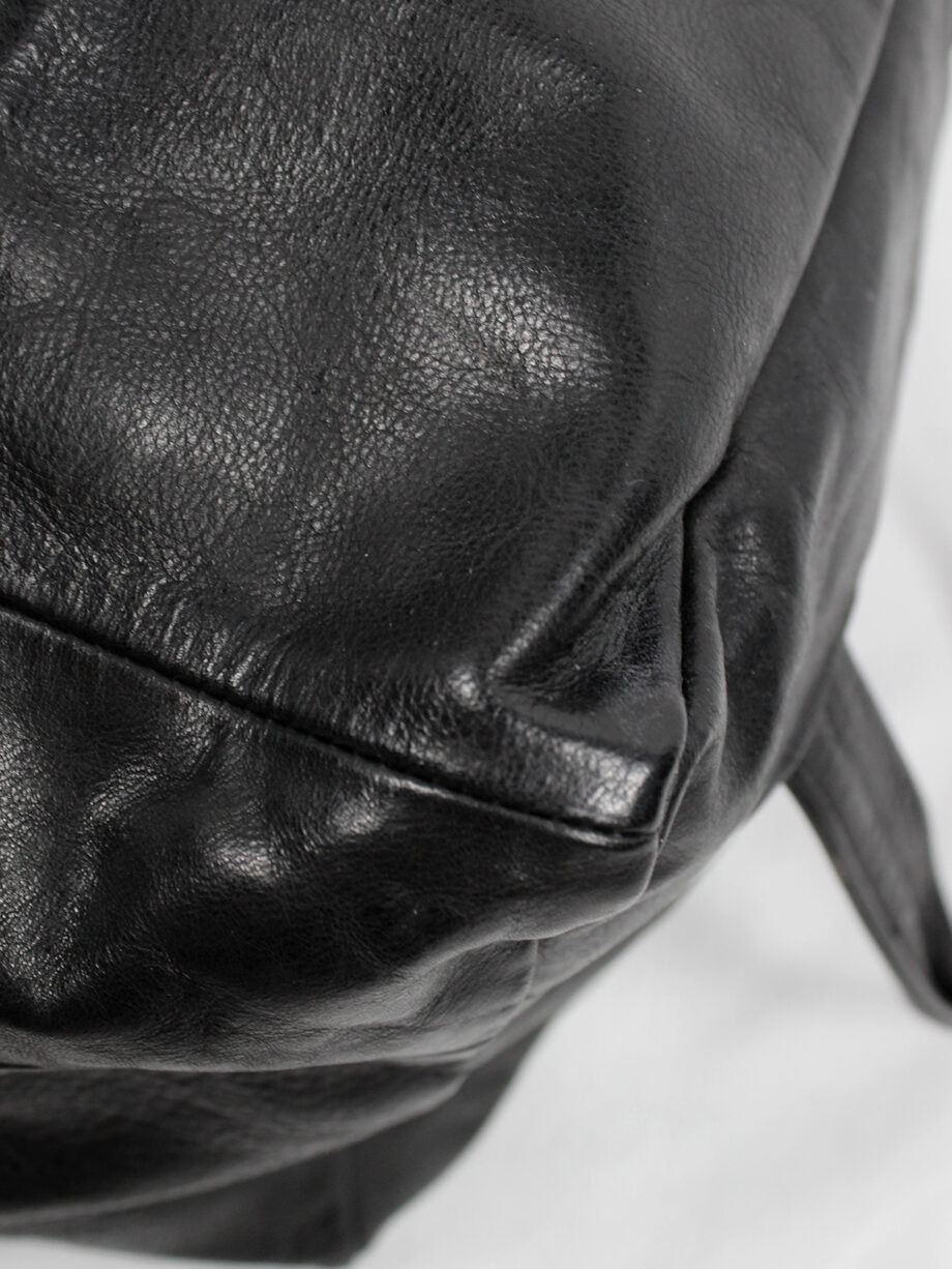 Ann Demeulemeester Blacnche black rectangular leather boston bag (13)