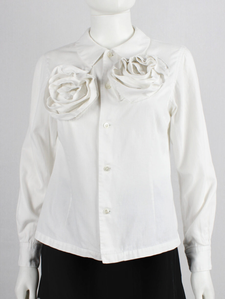 Comme des Garçons Comme white shirt with three-dimensional roses fall 2014 (10)