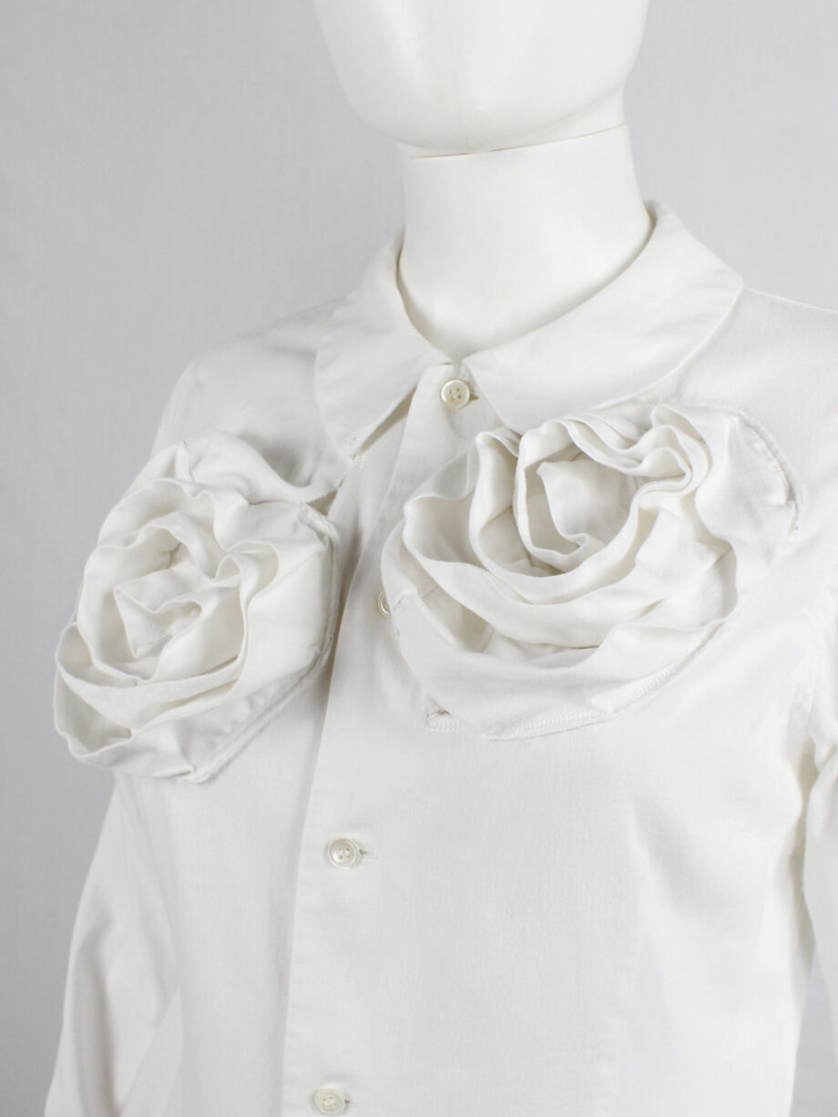 Comme des Garçons Comme white shirt with three-dimensional roses fall 2014 (9)