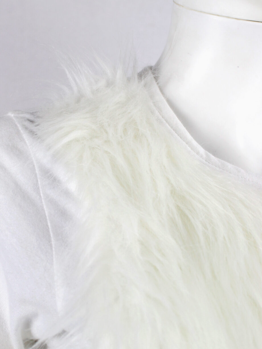 Comme des Garçons Girl white t-shirt with faux fur front AD 2018 (1)