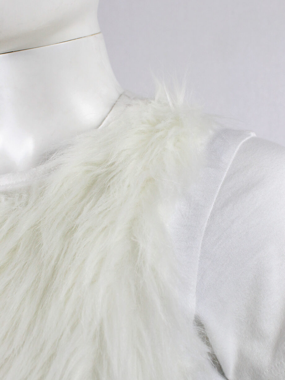 Comme des Garçons Girl white t-shirt with faux fur front AD 2018 (10)