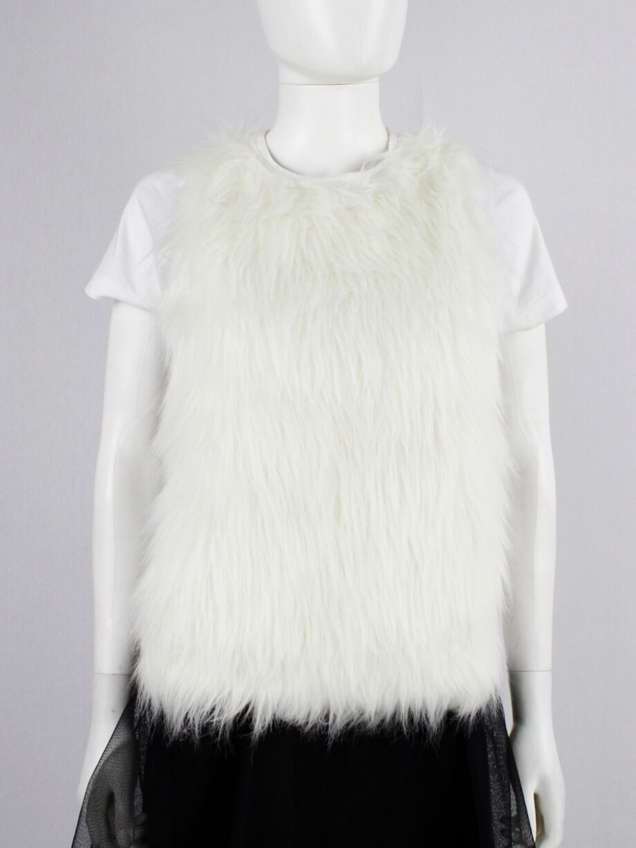 Comme des Garçons Girl white t-shirt with faux fur front AD 2018 (8)