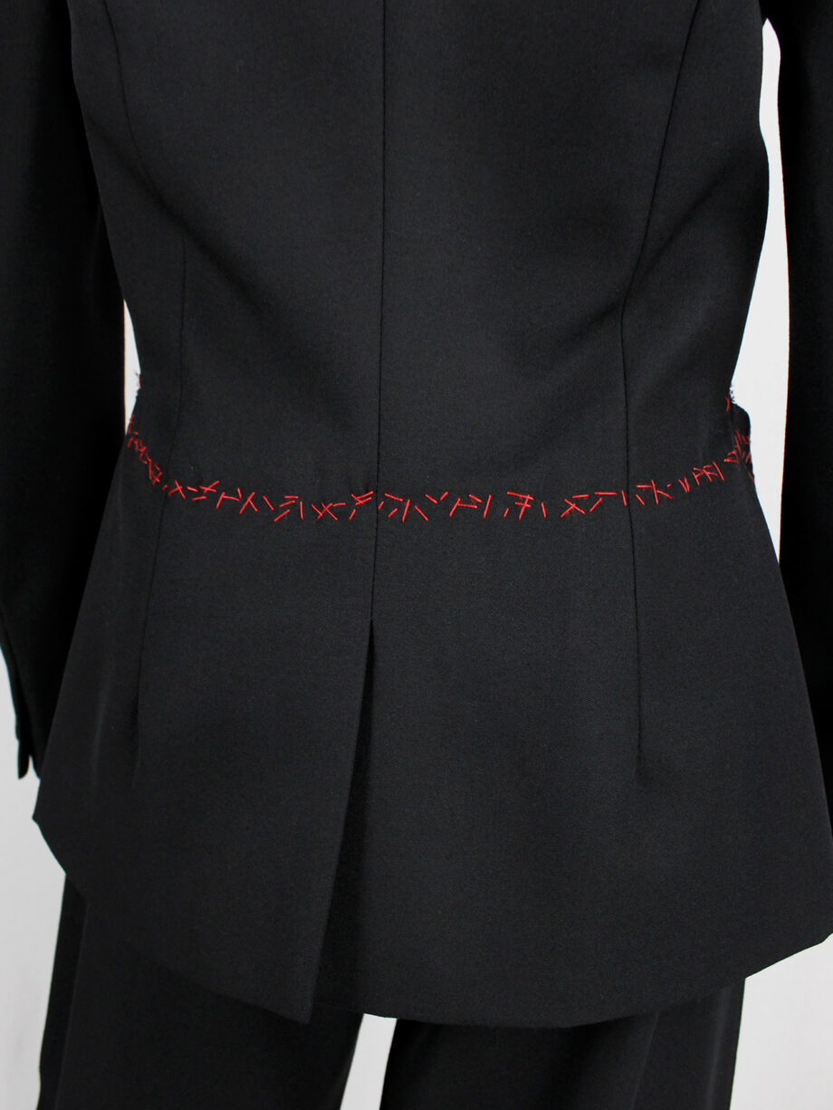 Jurgi Persoons black blazer deconstructed into a tailcoat with red stitches fall 1999 (15)