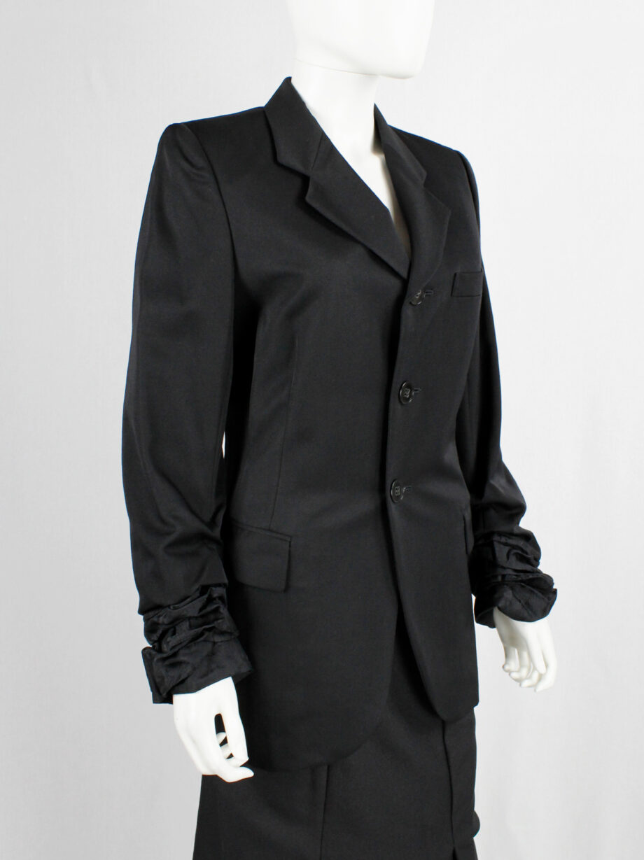 Comme des Garcons black blazer with scrunched lining coming out of the sleeves 1992 (13)