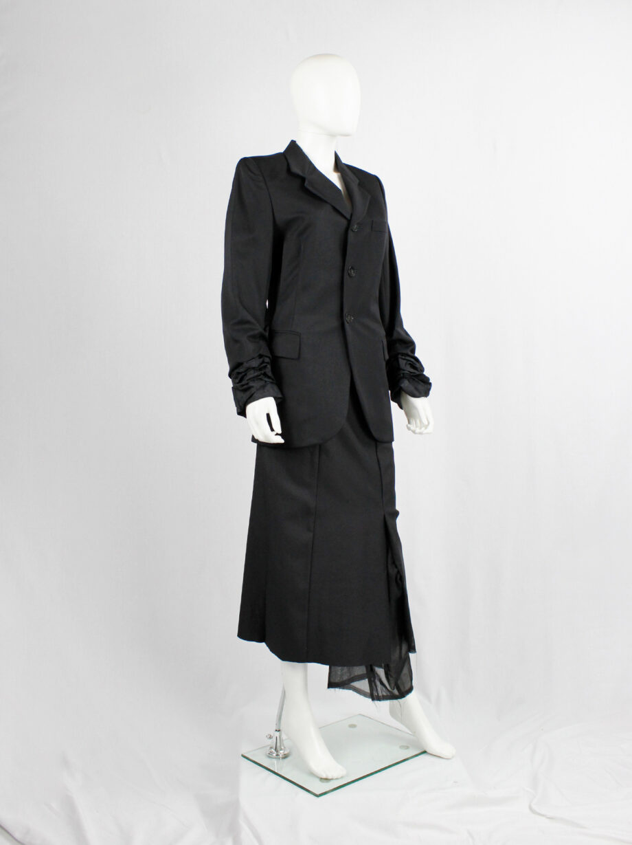 Comme des Garcons black blazer with scrunched lining coming out of the sleeves 1992 (14)