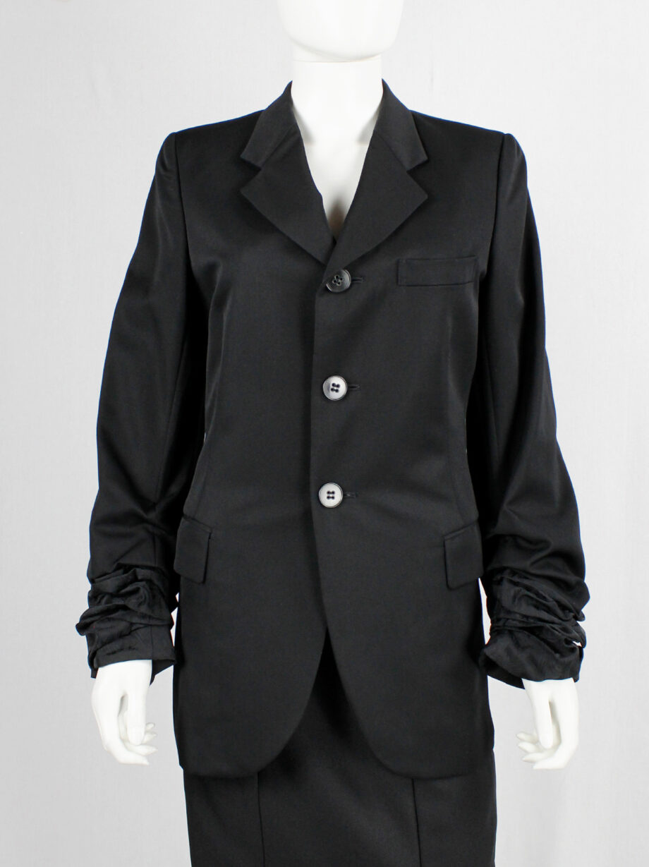 Comme des Garcons black blazer with scrunched lining coming out of the sleeves 1992 (9)