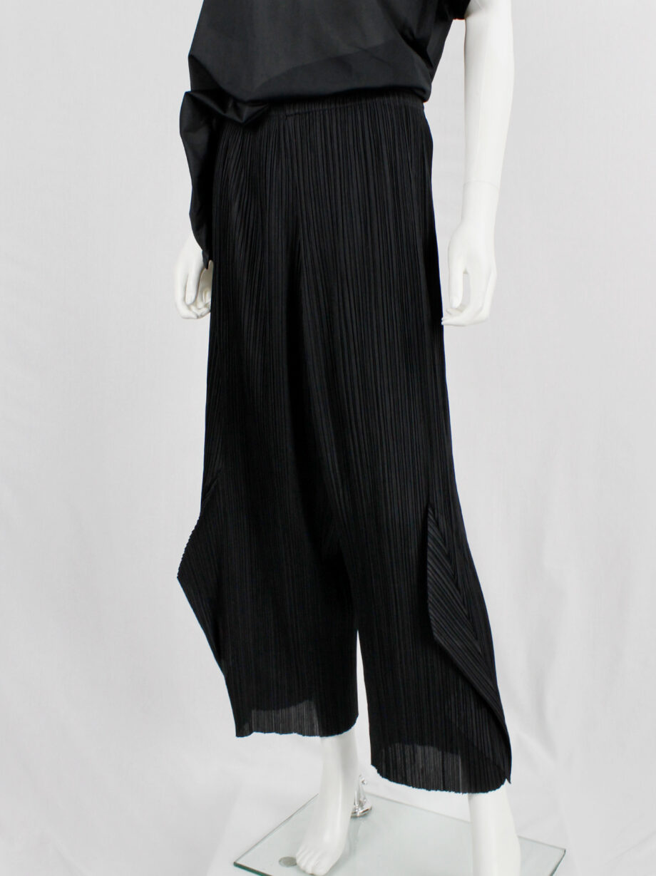 Issey Miyake Pleats Please black wide trousers with 3D triangles at the hem (5)