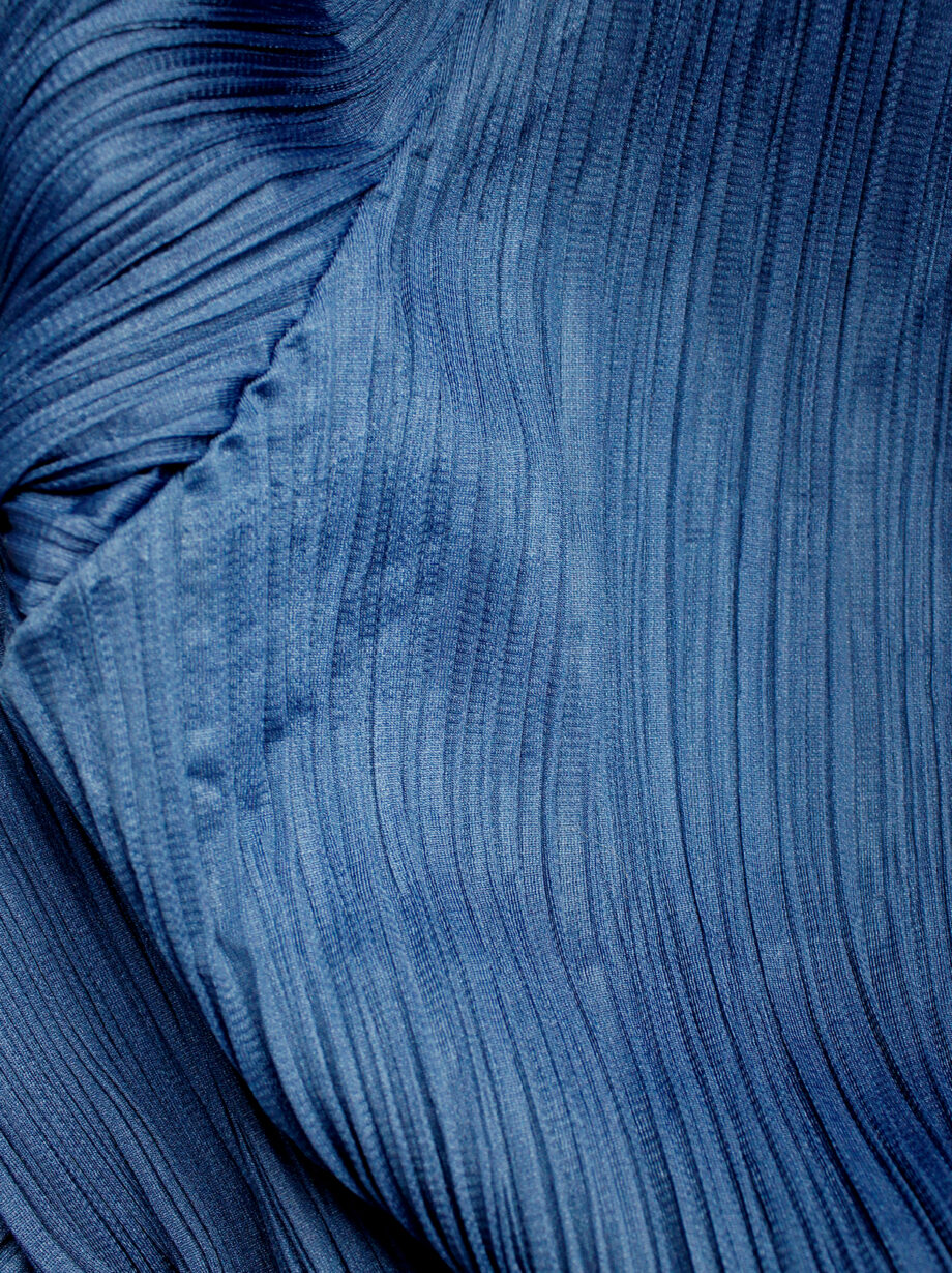 Issey Miyake Pleats Please bright blue trousers and cardigan with fine pleating (10)