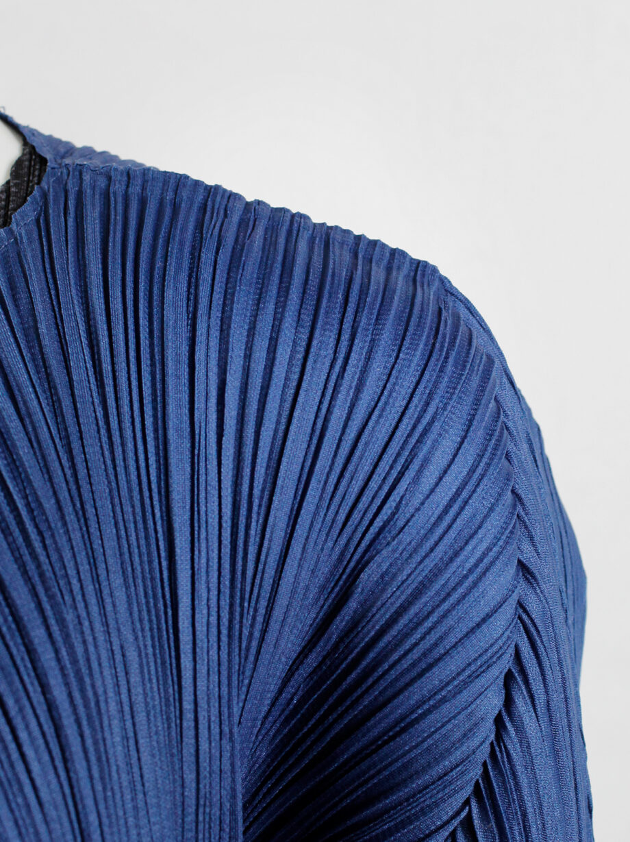 Issey Miyake Pleats Please bright blue trousers and cardigan with fine pleating (20)