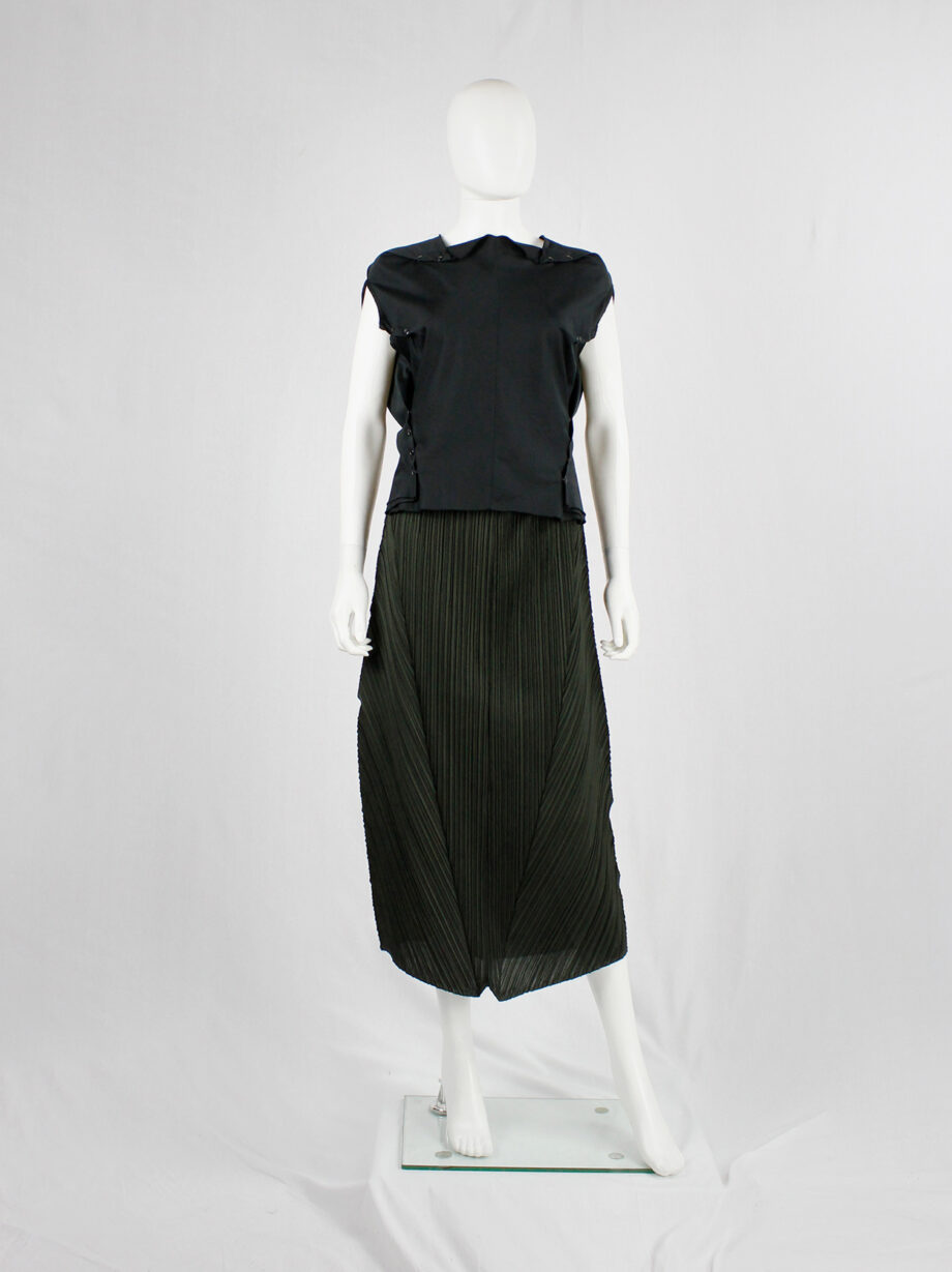 Issey Miyake Pleats Please green curved skirt with triangular panels (1)