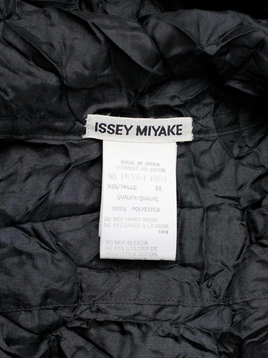 Issey Miyake black oversized shirt in permanently wrinkled fabric (15)