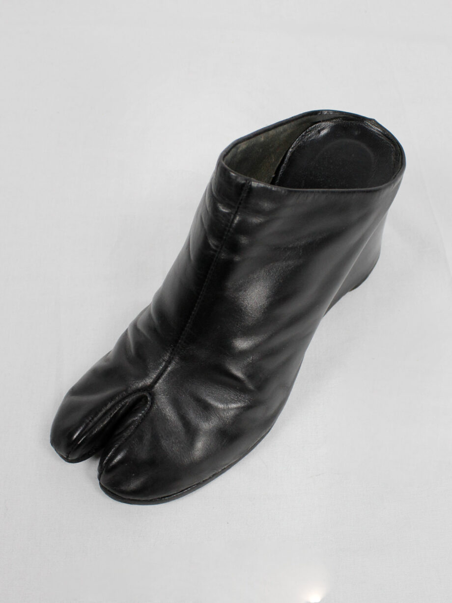 Maison Martin Margiela black tabi slippers with wedge heel spring 2002 (19)
