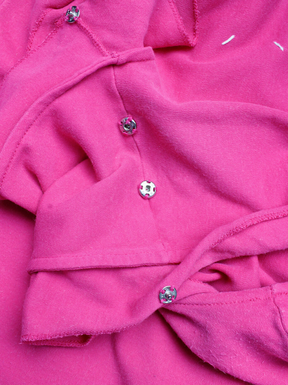 Maison Martin Margiela reproduction of a 1993 pink top with shoulder snap buttons spring 1999 (11)