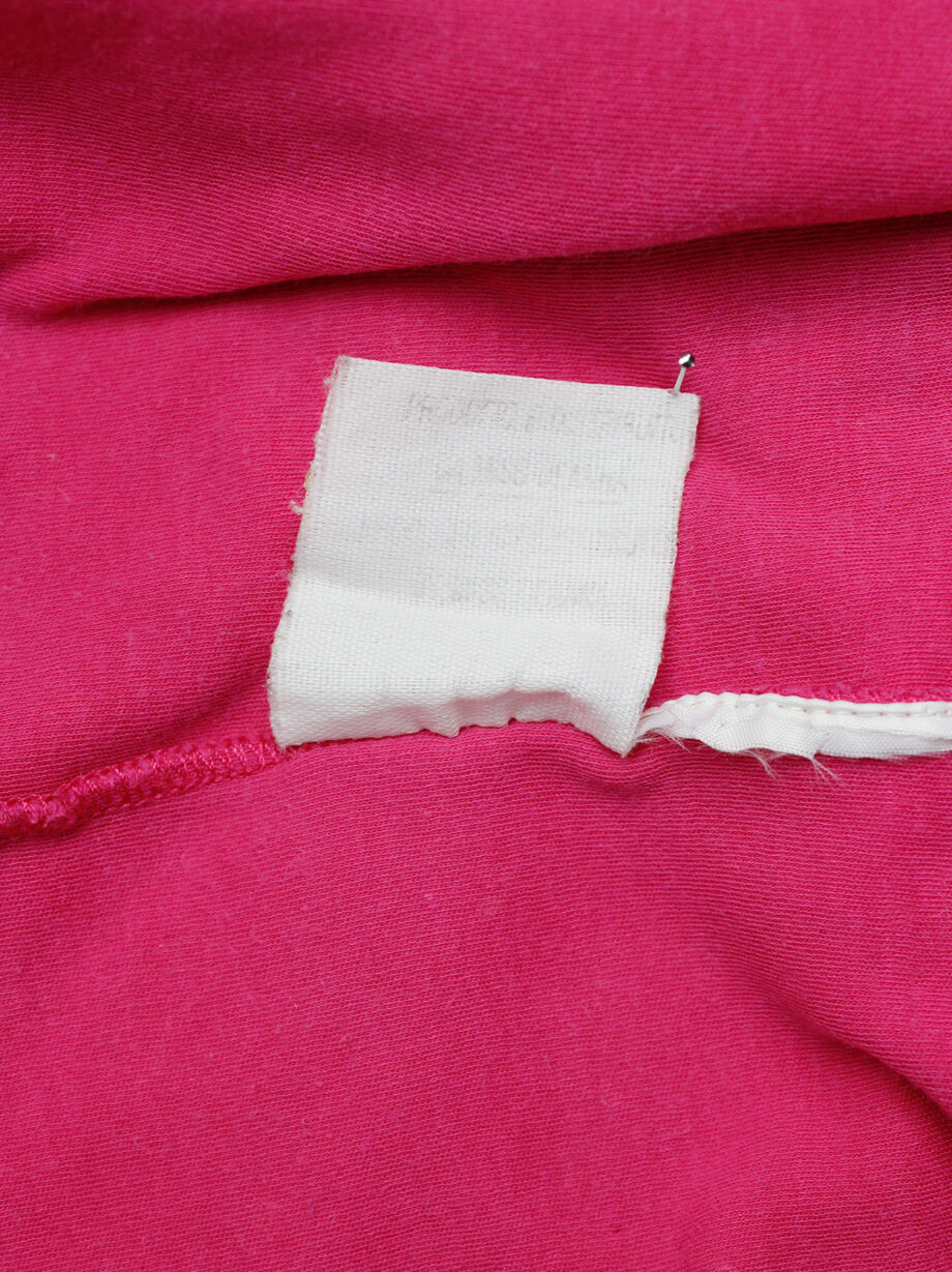 Maison Martin Margiela reproduction of a 1993 pink top with shoulder snap buttons spring 1999 (14)