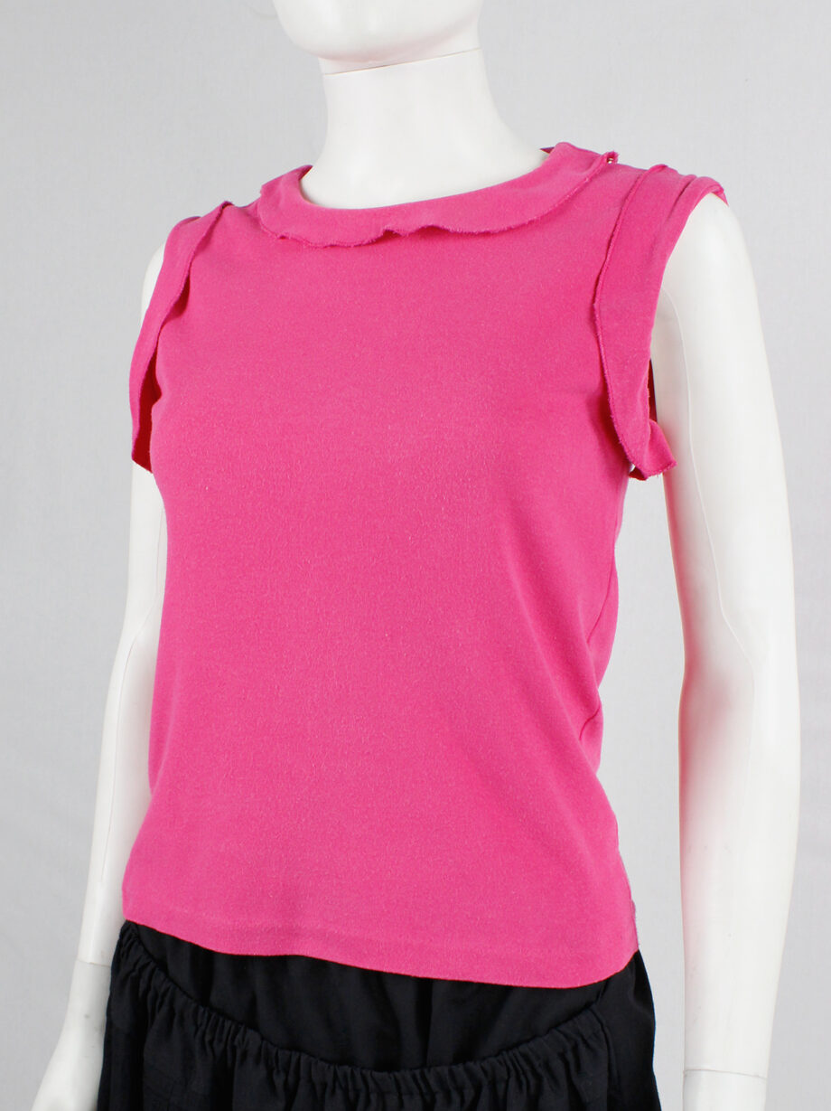 Maison Martin Margiela reproduction of a 1993 pink top with shoulder snap buttons spring 1999 (7)