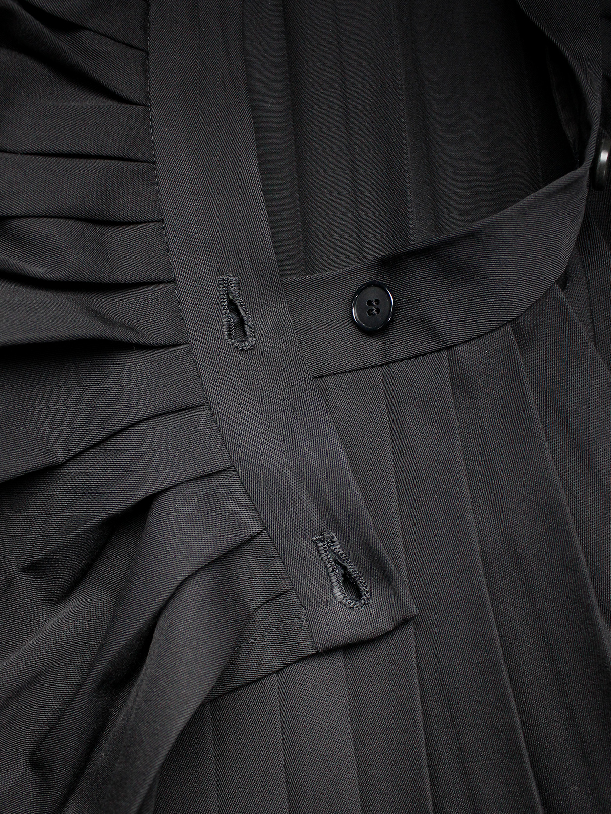Y's Yohji Yamamoto black maxi skirt with sharp accordeon pleats - V A N ...