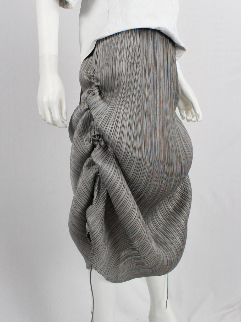 Issey Miyake Pleats Please grey maxi skirt that is scrunched up by drawstrings (11)