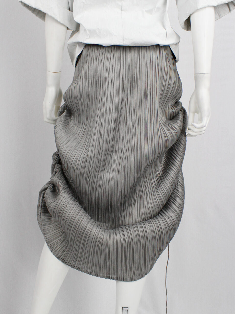 Issey Miyake Pleats Please grey maxi skirt that is scrunched up by drawstrings (13)