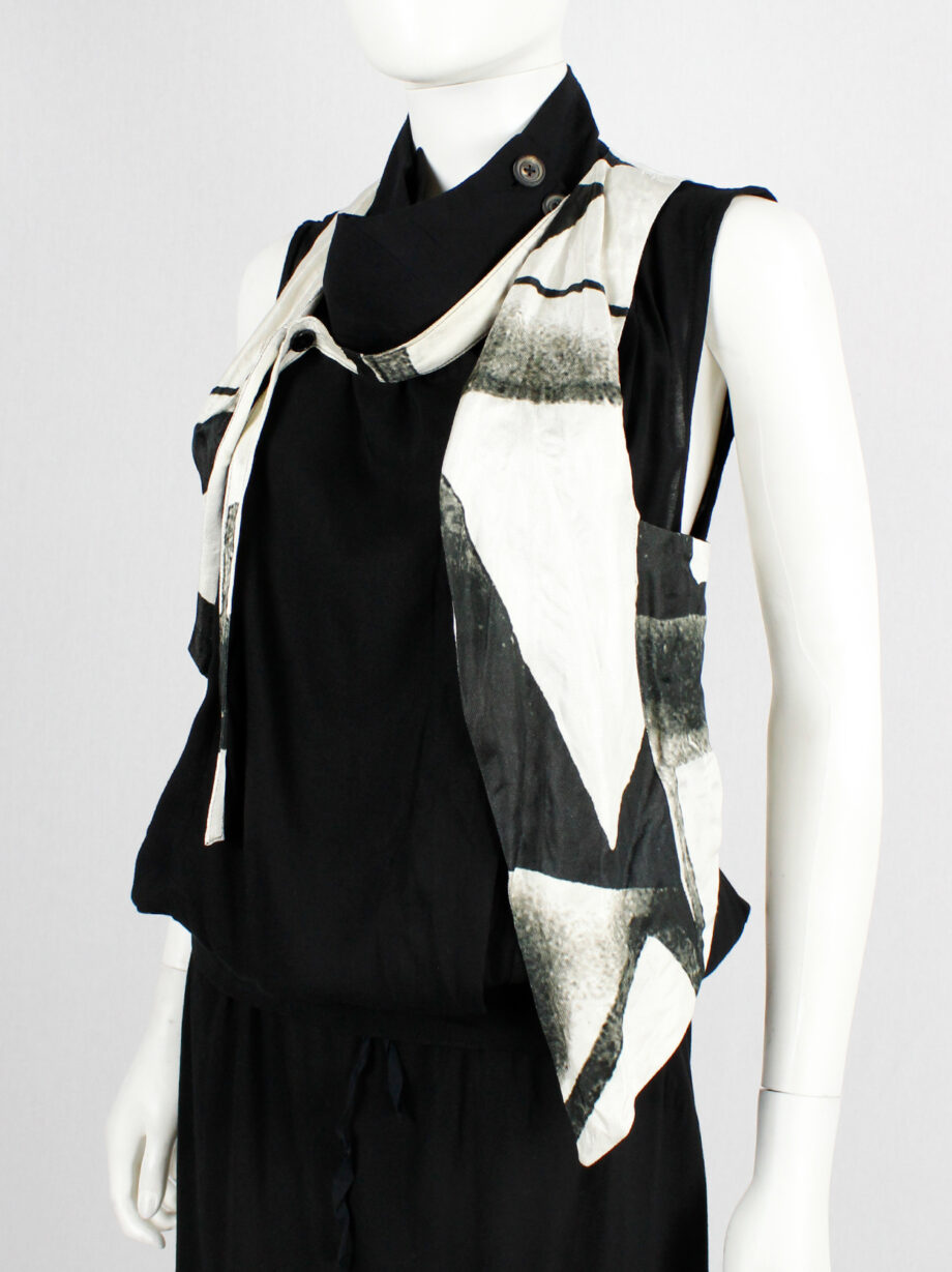 Ann Demeulemeester black and beige asymmetric waistcoat with detachable strap spring 2011 (13)
