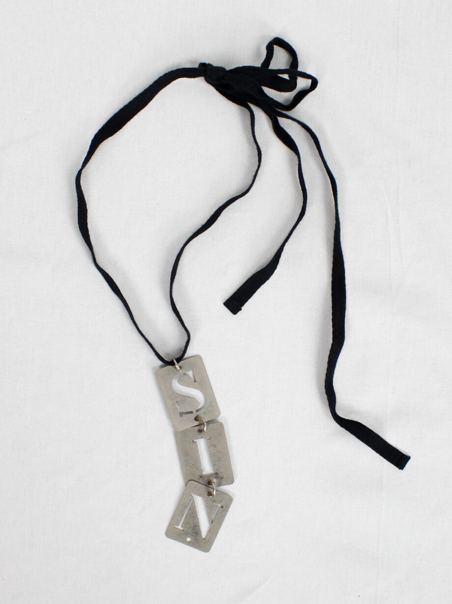 Ann Demeulemeester necklace with metal SIN stencilled dogtags spring 2003 (11)