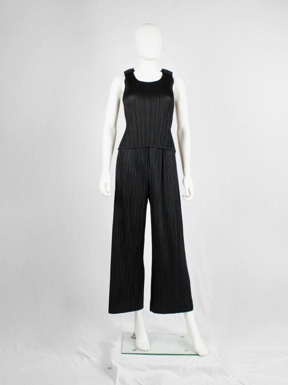 Issey Miyake Pleats Please black pleated sleeveless top with tucked shoulders (3)