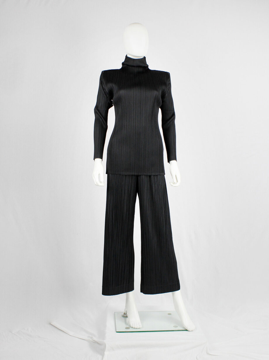Issey Miyake Pleats Please black pleated trousers with wide legs and fake button closure (3)