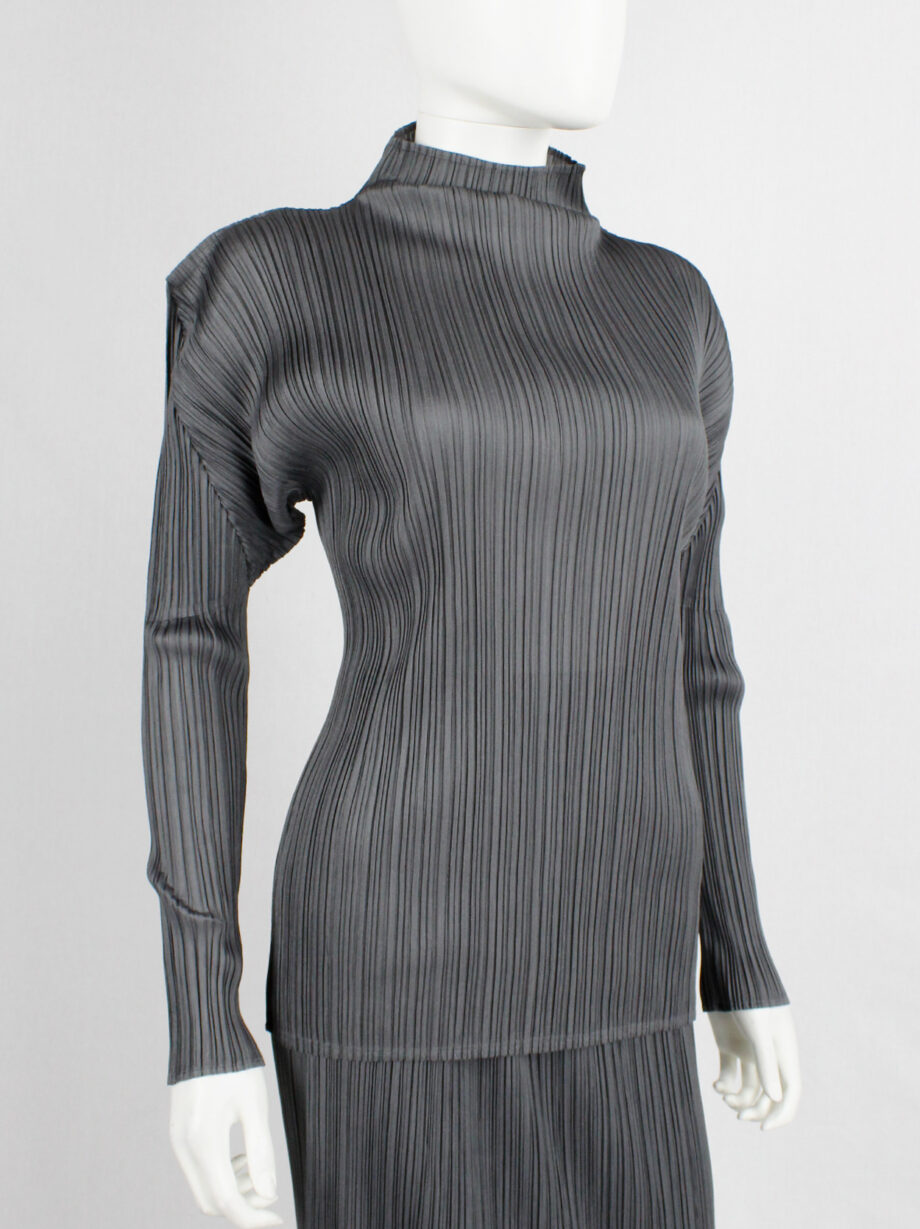 Issey Miyake grey pleated turtleneck jumper with square shoulders (14)