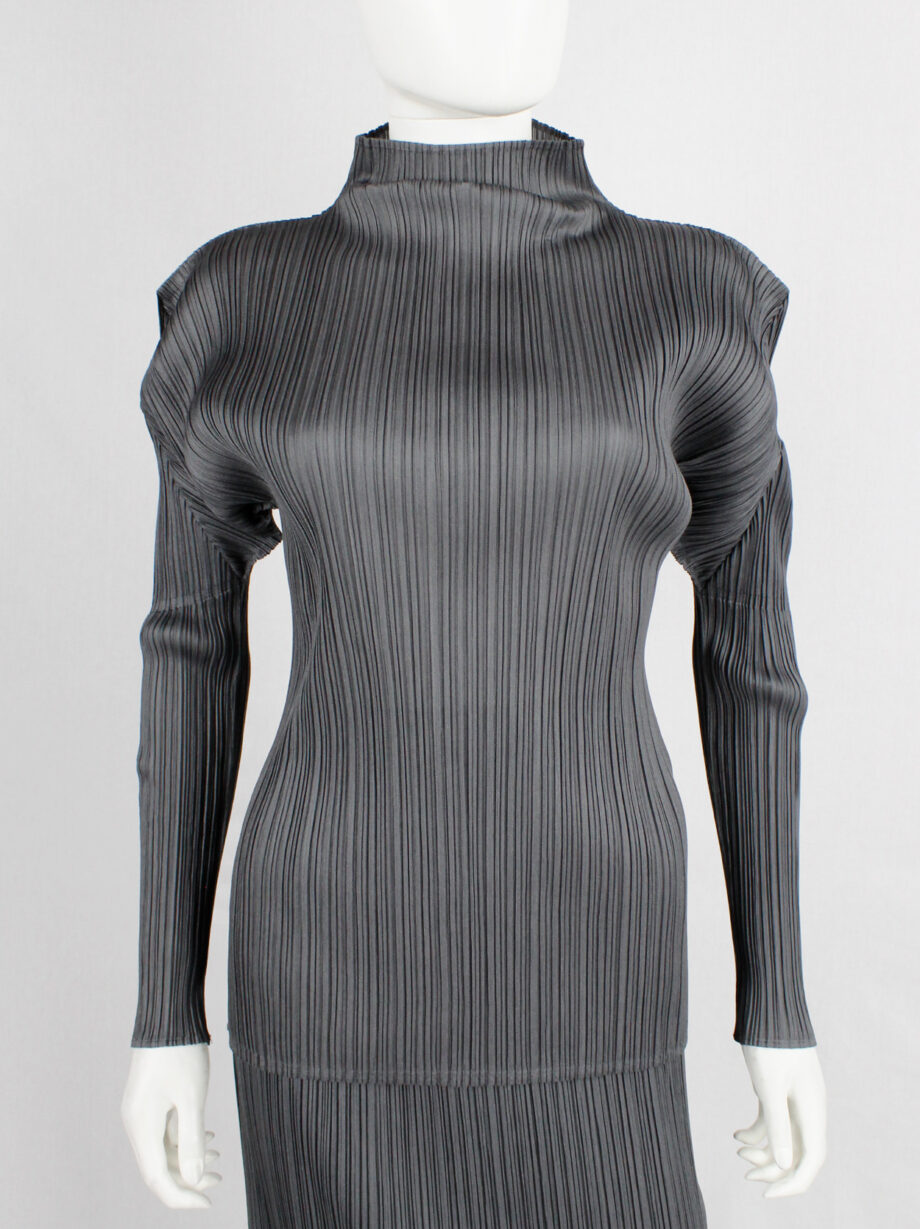 Issey Miyake grey pleated turtleneck jumper with square shoulders (8)