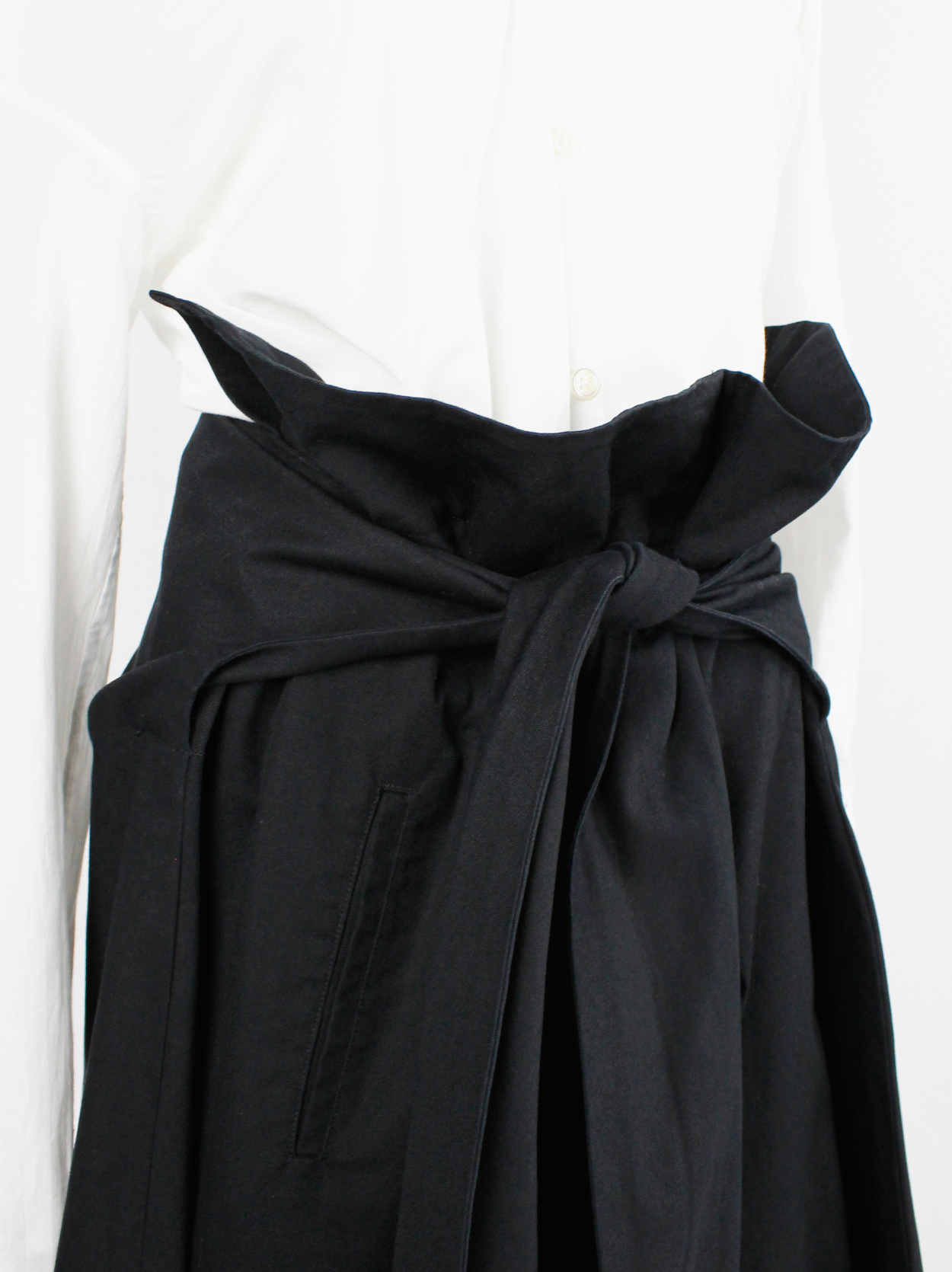 Y's Yohji Yamamoto black voluminous skirt with front ties and paperbag ...