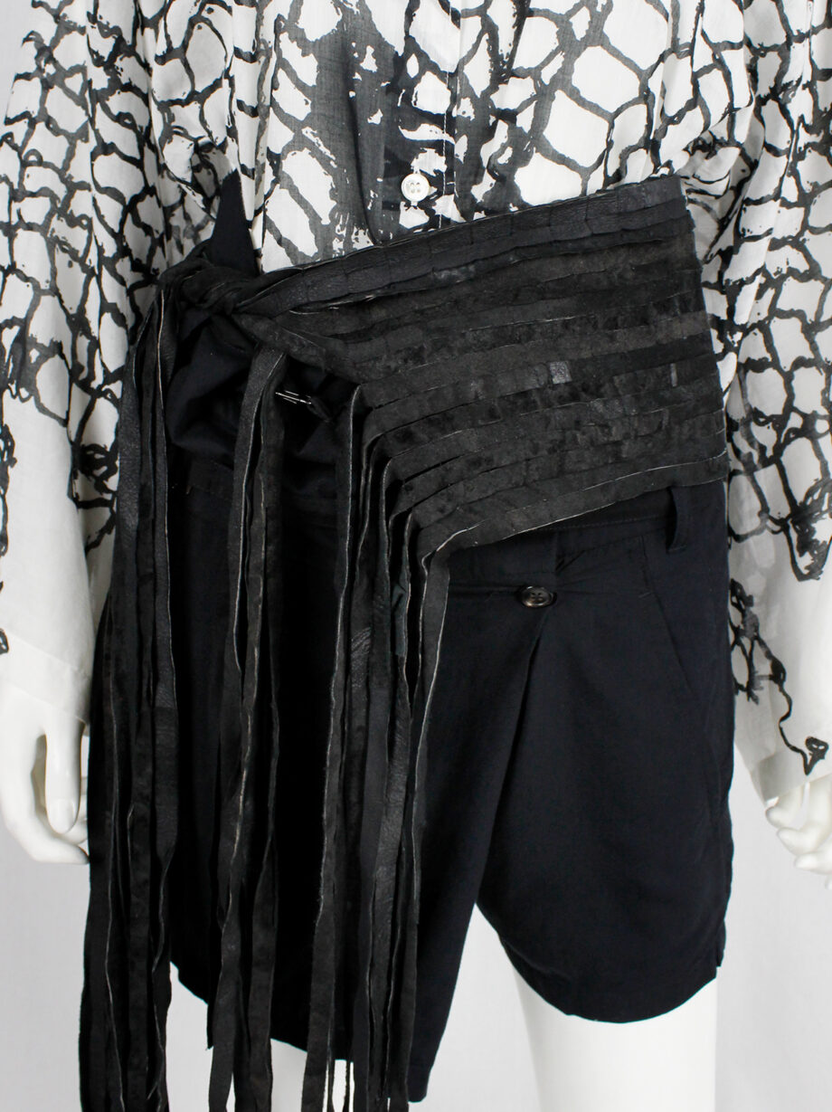 Ann Demeulemeester black wide leather belt with fringe ends made of 18 ribbons fall 2002 (4)
