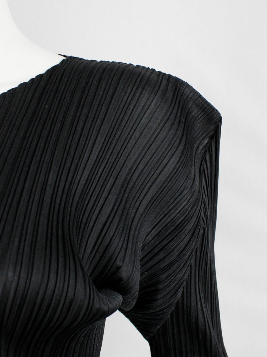 Issey Miyake Pleats Please black pleated jumper with square shoulders (3)